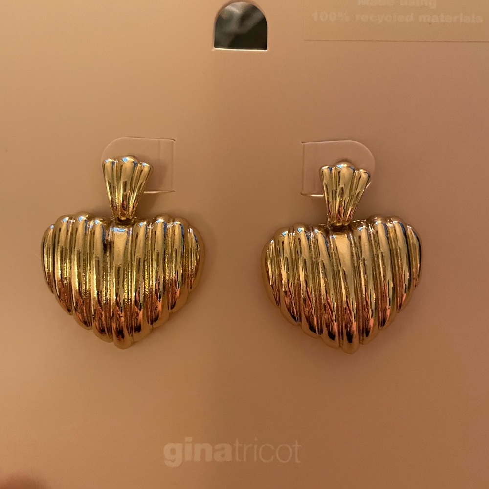 Gina Tricot Gold Heart-Shaped Earrings
